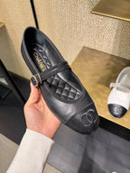 CHANEL Black Leather Flat | Chanel flat shoes (black)