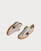 GOLDEN GOOSE Women’s Super - Star LTD in lilac suede with midnight blue suede star and heel tab | 黃金鵝 女款 Super - Star LTD 淡紫色麂皮款,搭配午夜藍色麂皮星星與後跟標籤(淡紫色) - LondonKelly 英國名牌代購