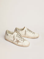 GOLDEN GOOSE Women's Super - Star with silver heel tab and metal stud lettering | 黃金鵝 女款 Super - Star 搭配銀色後跟標籤與金屬鉚釘字母(白色) - LondonKelly 英國名牌代購