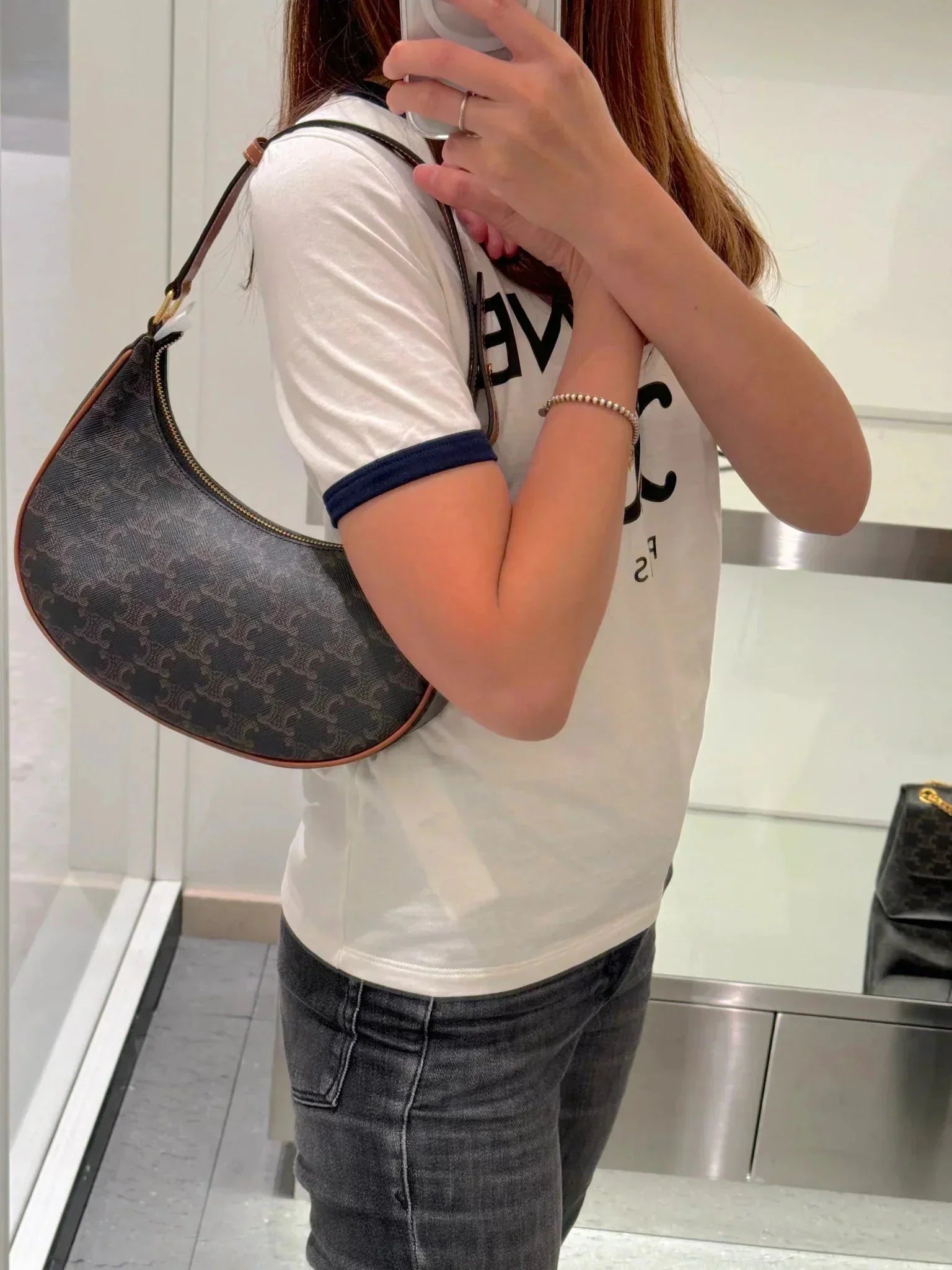 Celine 英國代購 vs 香港門市｜2026 年最新真實差價比較 - LONDONKELLY 英國名牌代購