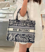 CHRISTIAN DIOR Medium Dior Book Tote | 迪奧 手提袋 (中碼/藍色)