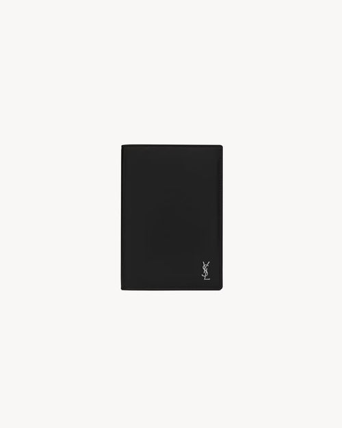 YSL SAINT LAURENT Men's Tiny Cassandre Passport Holder In Matte Leather | 聖羅蘭 男仕護照套 (黑色)